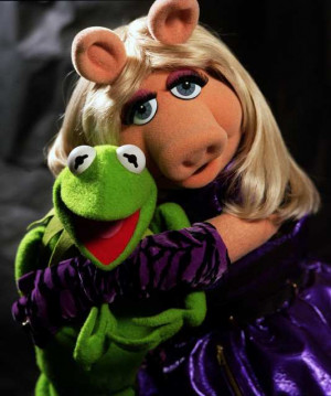 MISS PIGGY AND KERMIT THE FROG