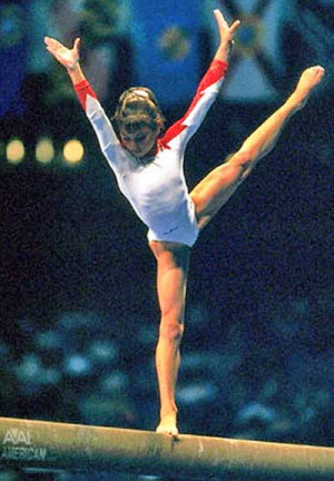 gymnastics pictures | Young Gymnast Dominique Moceanu on the balance ...