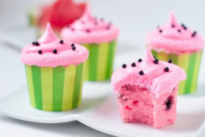 ... these watermelon cupcakes made my night pink watermelon cupcakes