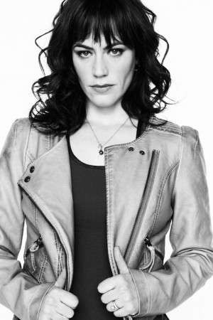 ... feira Sons of Anarchy de Maggie Siff em Tara e da temporada Finale Q&A