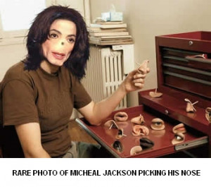 MICHEAL JACKSON PICKING NOSE