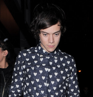 Harry Styles enjoys a night out with his celebrity friends in ...