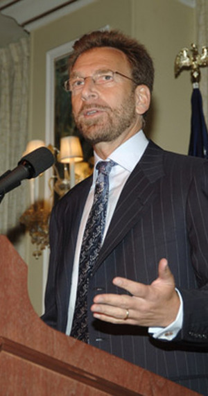 MV5BMjExNDU5MjA2OF5BMl5BanBnXkFtZTYwOTQ1NTE0._V1_UY1200_CR90,0,630 ...