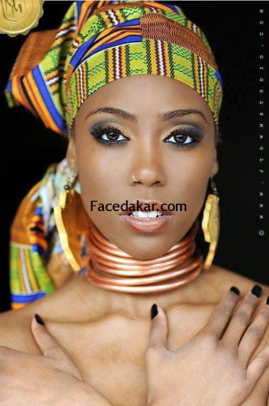 Cette femme témoigne de la beauté africaine.