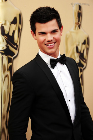 Taylor Lautner Behind The...
