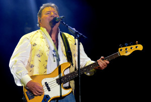 How did Greg Lake get that sweet bass distortion on 