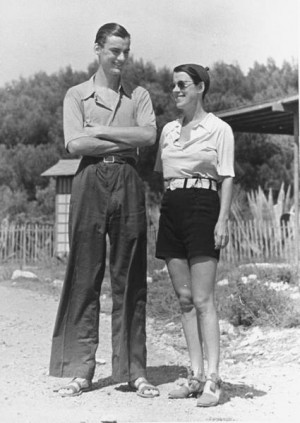 Beatrice Lillie with her son, Sir Robert Peel, 6th bart.