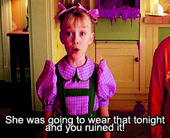 dress dakota fanning ruined the cat in the hat animated GIF