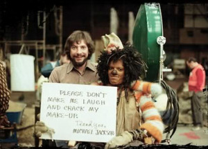 ... non fatemi ridere e rovinare il mio make-up. Grazie. Michael Jackson