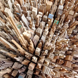 极强的视觉冲击的摩天大厦木雕