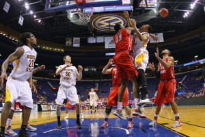 John Wilkins John Wilkins 13 of the Illinois State Redbirds blocks a