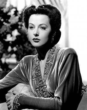 Hedy Lamarr – “la donna più bella del cinema” inventò il salto ...
