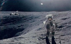 Moon landing anniversary - UFOs photographed during Apollo missions
