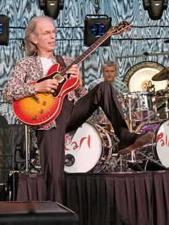 ... Times Photo Cynthia Underhill Steve Howe Performs With Asia wallpaper