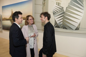 Thomas Heatherwick interacting with fans at the opening in Los Angeles