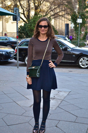 File Name : blog-PHoto-stripey-dress.jpg Resolution : 3072 x 4608 ...