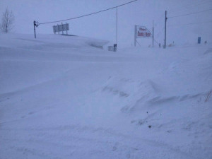 In Northern Ontario ridiculously high snow piles are making people ...