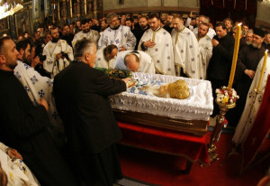 Photo: Prelates pay respects to Patriarch Pavel, 15 Nov 2009/Ivan ...