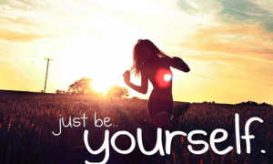 be-yourself-beautiful-field-girl-h3rsmile.tumblr.com-happy-Favim.com ...