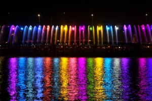 Moonlight Rainbow Fountain of Banpo Bridge (Thanks Gail!)