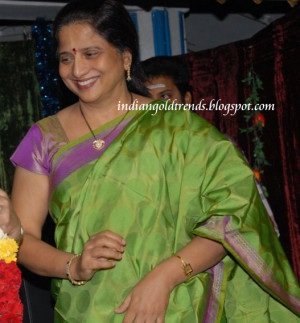 Diamond Jewellery Designs Short Length Black Beads Chain Nallapusalu