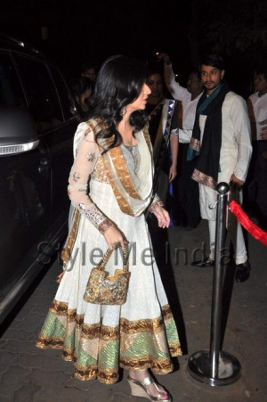 Saba-Ali-Khan-at-Kareena-Kapoor-and-Saif-Ali-Khan’s-sangeet-ceremony ...