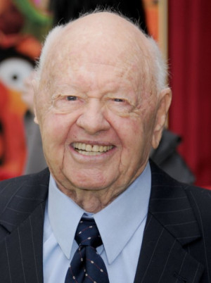 Mickey Rooney at event of The Muppets (2011)