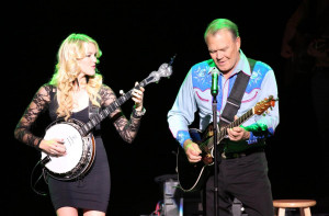 Glen Campbell performs with daughter Ashley Campbell in the CNN ...
