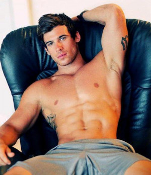 ... out these pics of hot guys with tattoos for some gym motivation