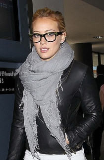 Hilary Duff Love Quotes Scarf