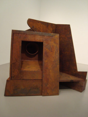 metal sculpture by Anthony Caro