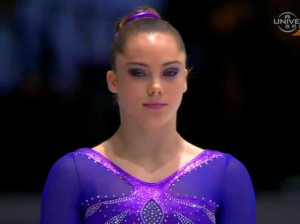 mckayla-maroney-nails-an-insanely-difficult-vault-to-win-the ...