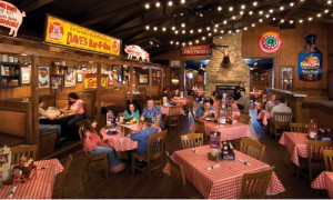 Famous Dave’s Legendary Pit Bar-B-Que to Open in South Coast Metro
