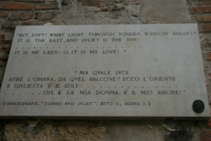 famous quote from Romeo and Juliet that is placed bellow her famous ...