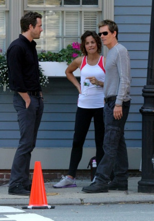 Stephanie Szostak Photos - Ryan Reynolds and Kevin Bacon on Set ...