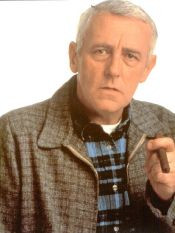 Martin Crane ( John Mahoney )