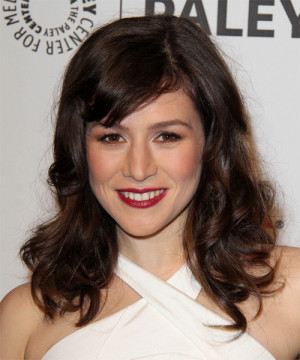 Yael Stone Long Wavy Hairstyle picture