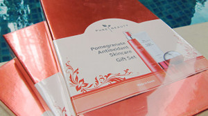 The Pomegranate Antioxidant Skincare Gift Set includes 1 Facial Toner ...