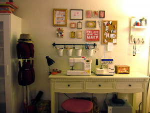 showed you the first part of my sewing wall - decorating with sewing ...