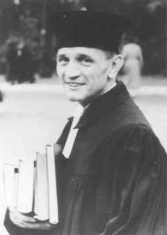 Martin Niemöller, a prominent Protestant pastor who opposed the Nazi ...