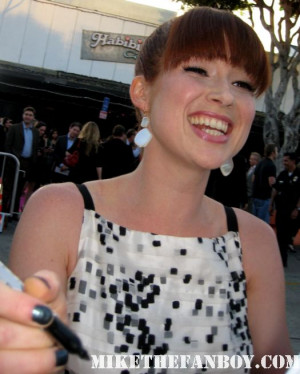 ellie kemper from The Office and becca from Bridesmaids signs ...