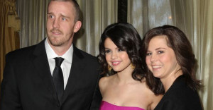 Selena Gomez with step-father Brian Teefey and mother Mandy Cornett ...