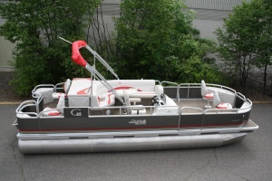 2014 22 foot Fishing and fun Pontoon Party Barge on trailer