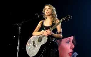taylor-swift-long-live-live_450x282.png