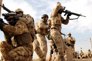 Iraqi Army Soldiers with 2nd Company, Commando Battalion, 11th Iraqi ...