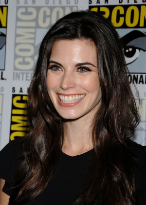 Thread: Meghan Ory at the Once Upon a Time Press Conference at Comic ...