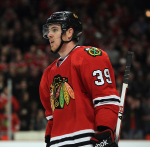 photo jimmy hayes jimmy hayes 39 of the chicago blackhawks skates to