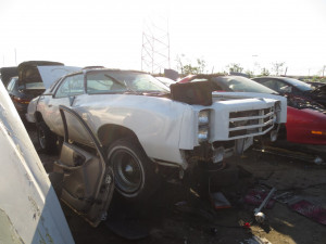 09 1976 Chevrolet Monte Carlo Down On The Junkyard Pictures