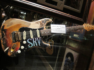09 Stevie Ray Vaughan replica guitar