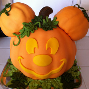 Mickey Mouse + pumpkins = Disney Halloween cuteness explosion!